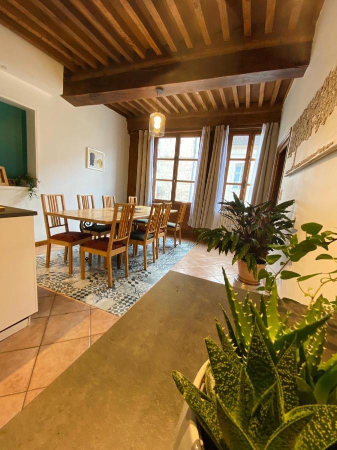 Vaste Appartement Centre Historique De Dole Luaran gambar