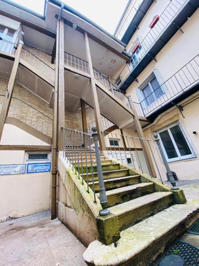 Vaste Appartement Centre Historique De Dole Luaran gambar
