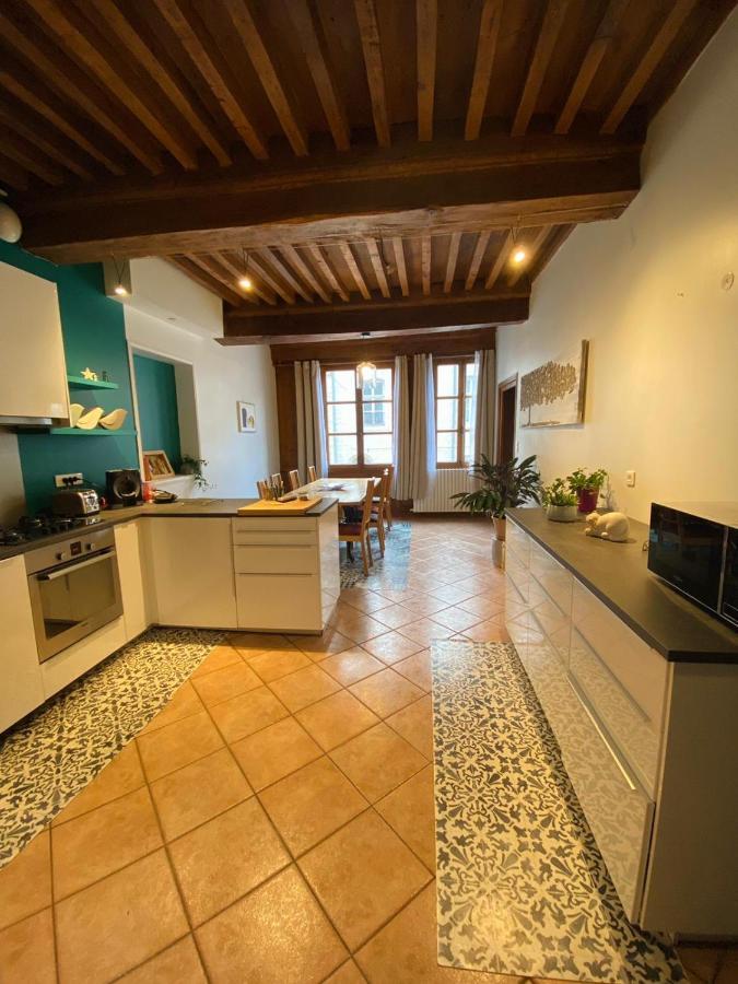 Vaste Appartement Centre Historique De Dole Luaran gambar